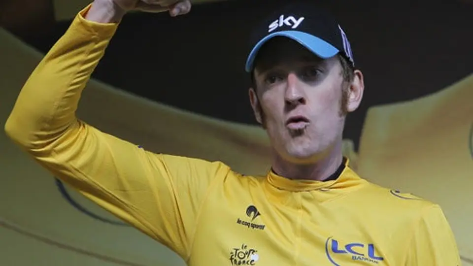 Wiggins se afianza con el maillot amarillo