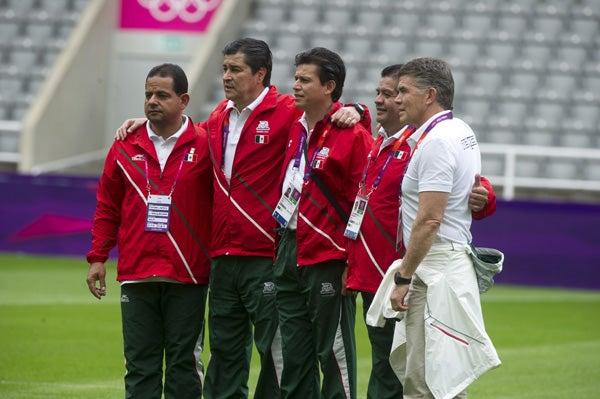 La planilla mayor de la Selección Mexicana se toma la foto del recuerdo | CÉSAR VICUÑA