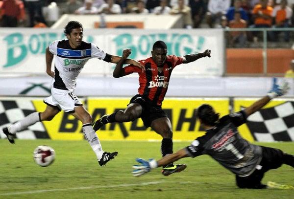 Querétaro sorprendió a Jaguares al irse al frente en el marcador | MEXSPORT