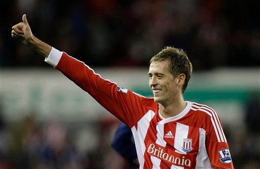 Crouch anotó su primer gon en contra de los 'Red Devils'. FOTO: AP