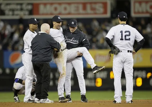Derek Jeter es operado del tobillo