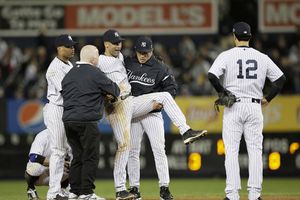 Derek Jeter es operado del tobillo