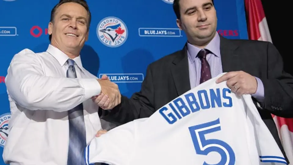 ?Gibbons es nombrado manager de los Azulejos ?