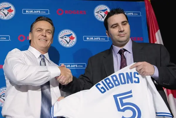 ?Gibbons es nombrado manager de los Azulejos ?