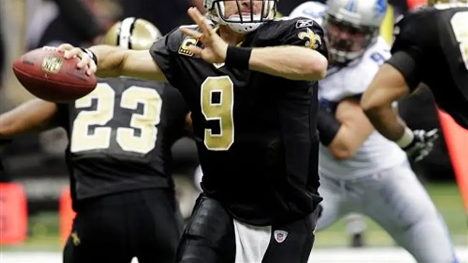 Brees llevó al triunfo a Santos 31-17 sobre Detroit