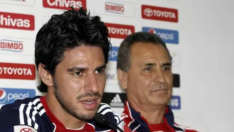 Márquez Lugo firmó por 3 años con Chivas