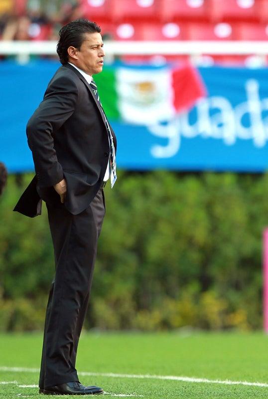Luis Fernando Tena desde el banquillo. FOTO: MEXSPORT