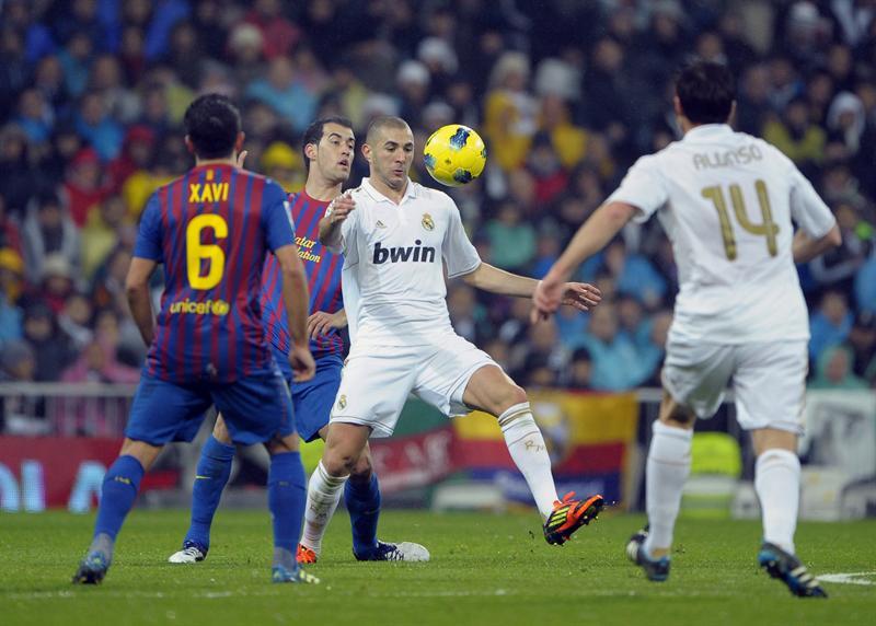 Benzema marcó el gol más rápido en el Clásico Español. FOTO: EFE
