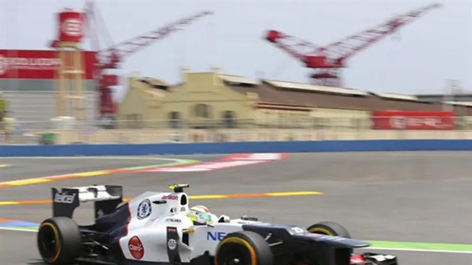 Checo largará 15º en Valencia