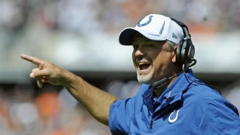 Chuck Pagano se aleja de Indianápolis