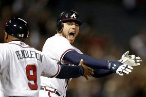 Bravos vencen a Marlines y regresan a Playoffs