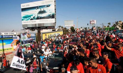 Xolos realizan desfile triunfal