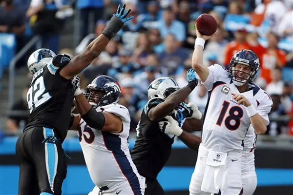 Peyton le da una cátedra a Cam Newton