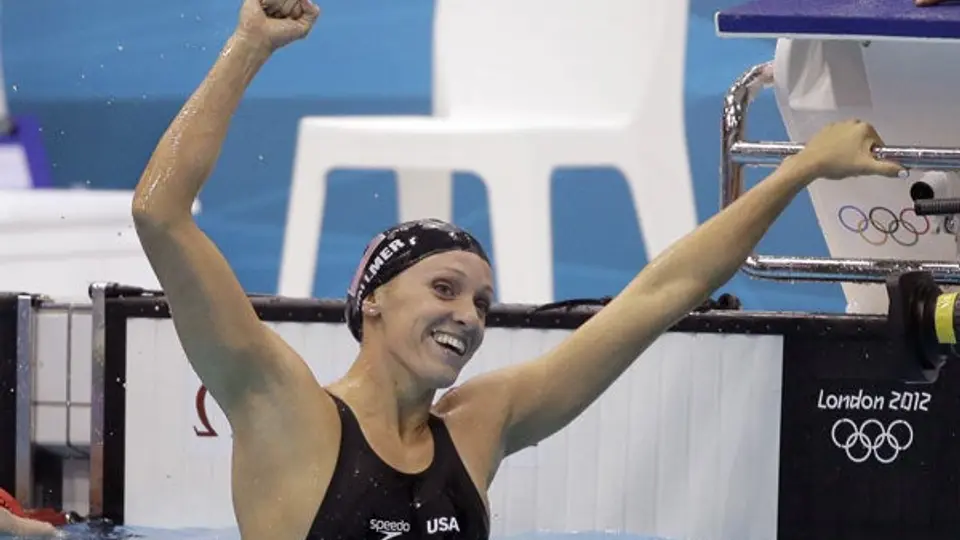 Dana Vollmer gana Oro y récord mundial en los 100 mariposa