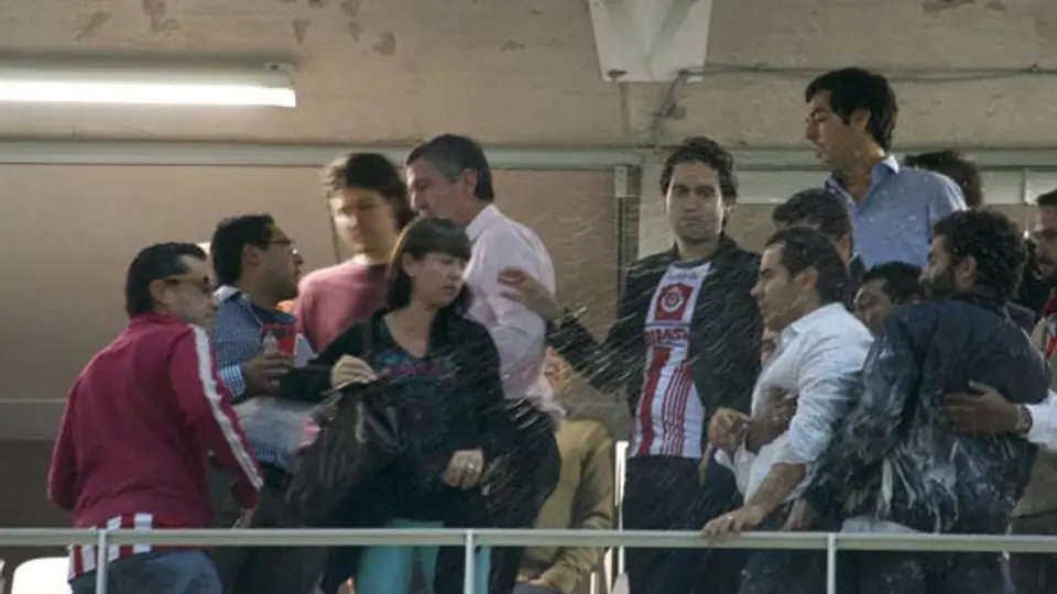 Vergara explota y casi llega a los golpes con Van't Schip