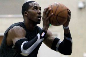 Howard rompe la promesa que le hizo a Mickey Mouse