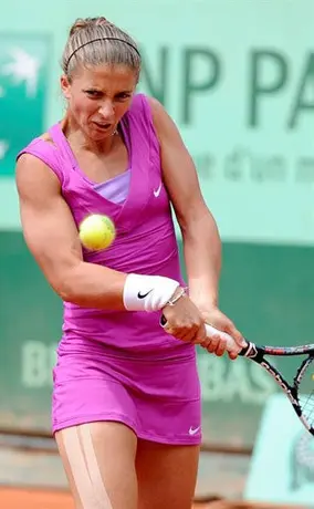 Sharapova se corona en Roland Garros por primera vez