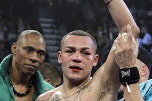 Alvarado noquea a Prescott en el último round