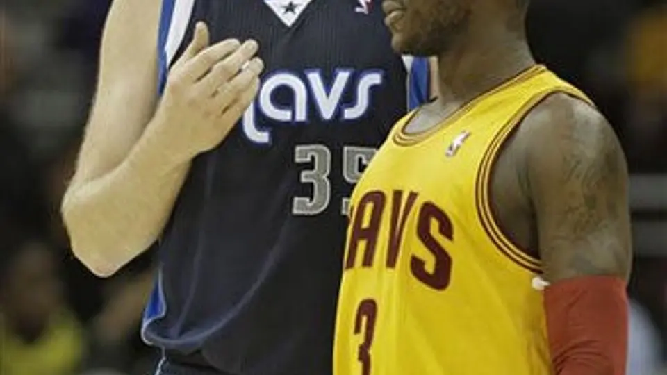 Mavs frenan reacción de Cavaliers