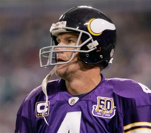 NFL investiga presunto acoso de Favre a reportera