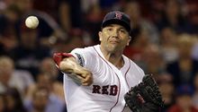Aceves, suspendido tres juegos en Boston