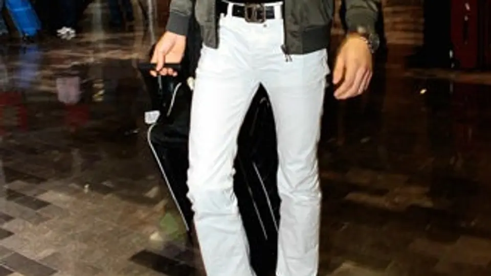 Esteban Gutiérrez llega a México para apoyar a su hermano
