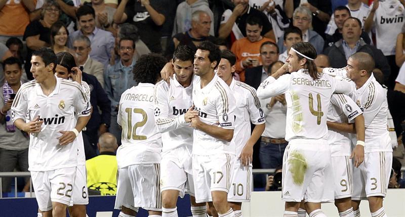Con goles de Benzema, Khendira, Özil y Ramos, los merengues se dieron un festín. FOTO: AP