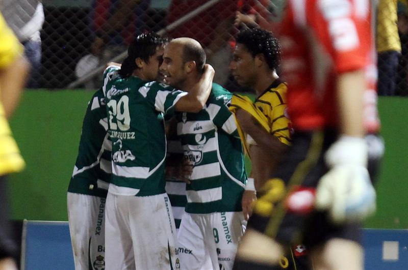 Ochoa abrió el marcador al minuto 51. FOTO: EFE