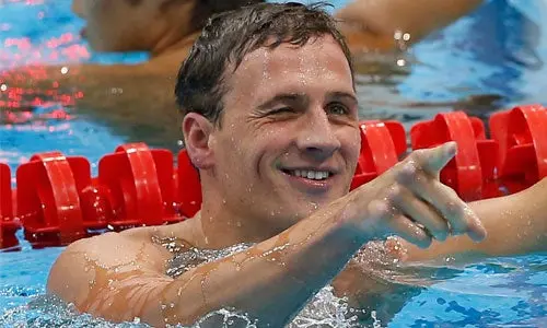 Nadador estadounidense orinó en la piscina