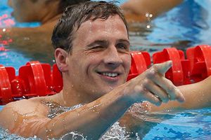 Nadador estadounidense orinó en la piscina