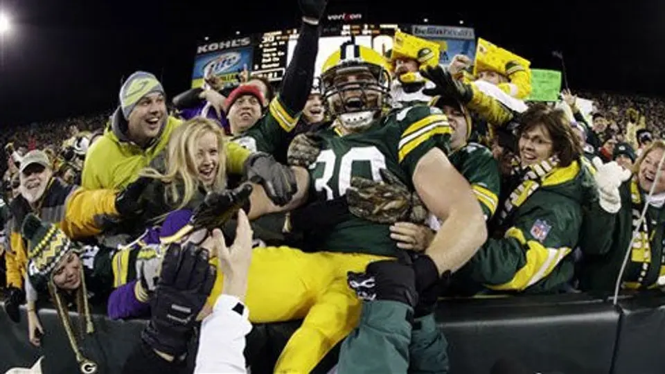 Green Bay se impone 45-7 a Minnesota y sigue invicto