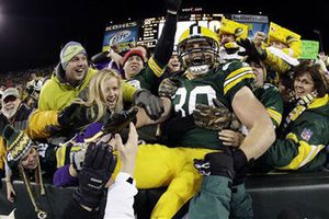 Green Bay se impone 45-7 a Minnesota y sigue invicto