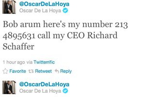 Óscar De la Hoya da su teléfono en Twitter