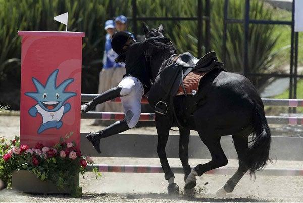 La prueba a caballo estuvo accidentada. FOTO: MEXSPORT