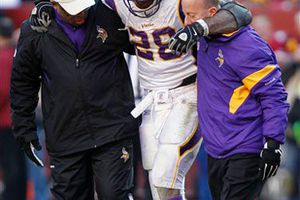 Adrian Peterson sufrió rotura de ligamento en la rodilla izquierda
