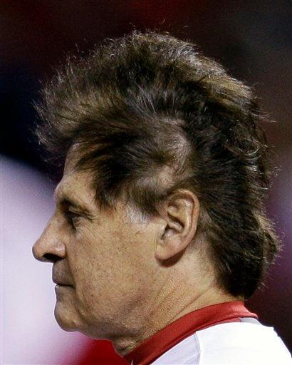 Así vive Tony La Russa el primer juego de la Serie Mundial. FOTO: AP