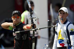 Luis Vélez completa la tripleta de Tiro con Arco