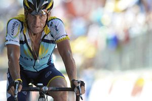 UCI sanciona de por vida a Armstrong y le quita sus 7 Tours de Francia