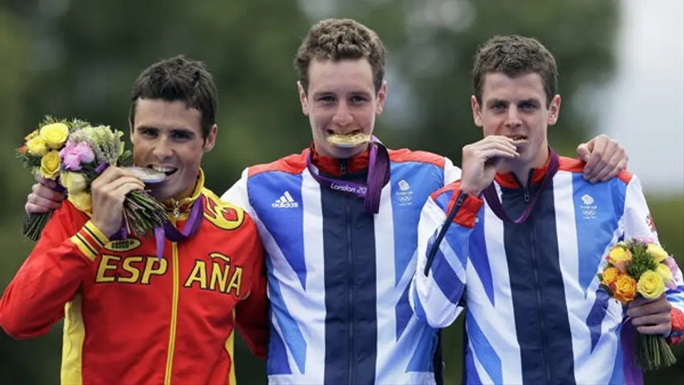Hermanos dan Oro y bronce a Gran Bretaña en triatlón