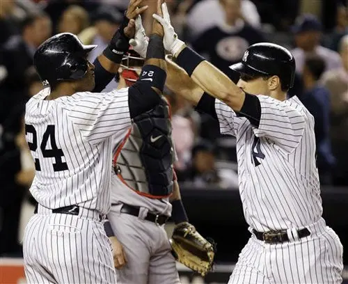 Yanquis aplastan a Boston y se afianzan en la cima