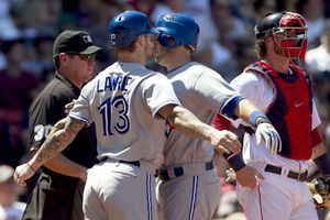 Azulejos apalean a Medias Rojas