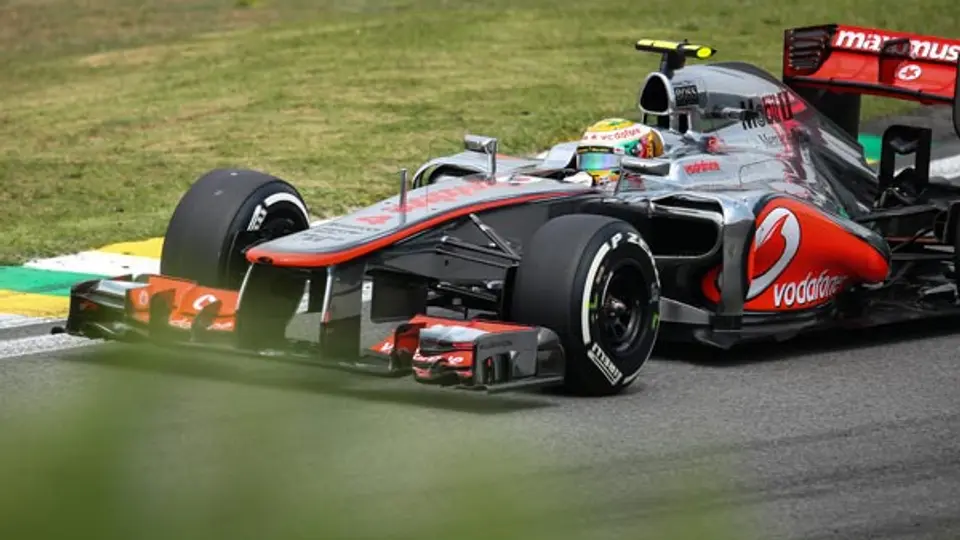 Hamilton se queda con la 'pole' en Interlagos