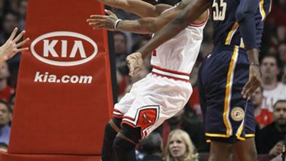 Derrick Rose extiende por cinco años con Chicago