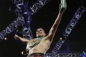 Maravilla se habría quebrado la mano en el 4to round