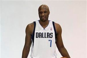 Odom asegura que los Lakers le faltaron al respeto