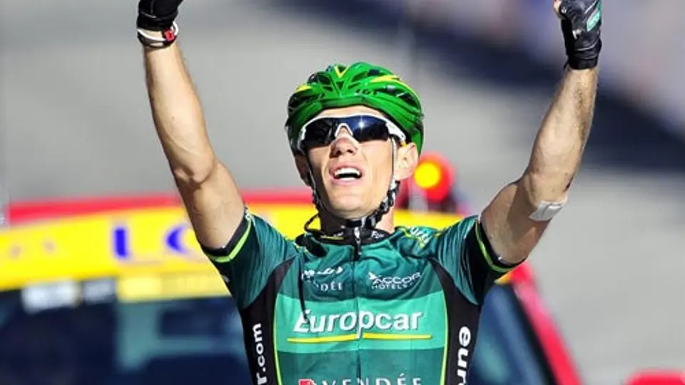 Rolland gana etapa más complicada de la Tour