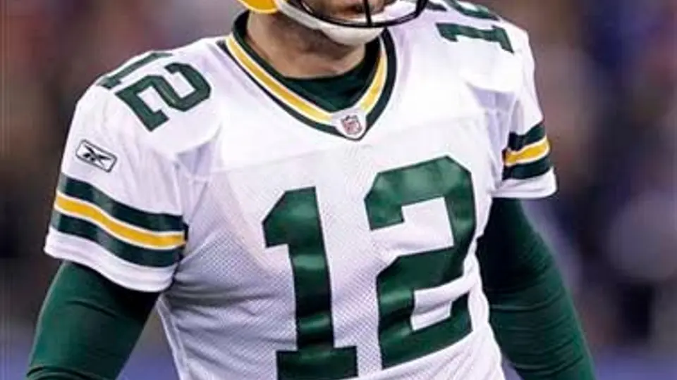 Green Bay avanza invicto a playoffs tras vencer 38-35 a Gigantes