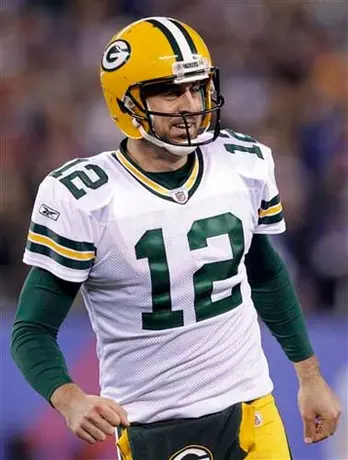 Green Bay avanza invicto a playoffs tras vencer 38-35 a Gigantes