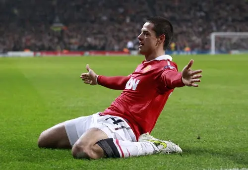 1. JAVIER HERNÁNDEZ Campeón de Liga de la Premier y finalista de la Champions League con el Manchester United