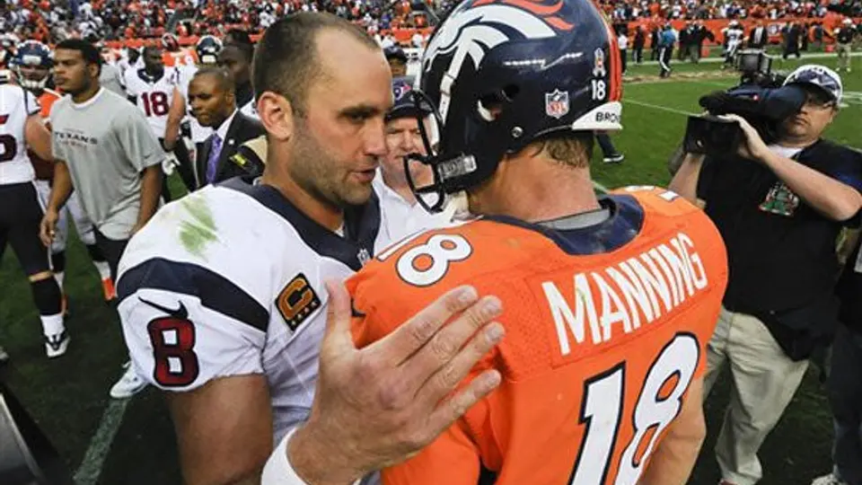 Schaub supera a Manning y Houston conserva el invicto